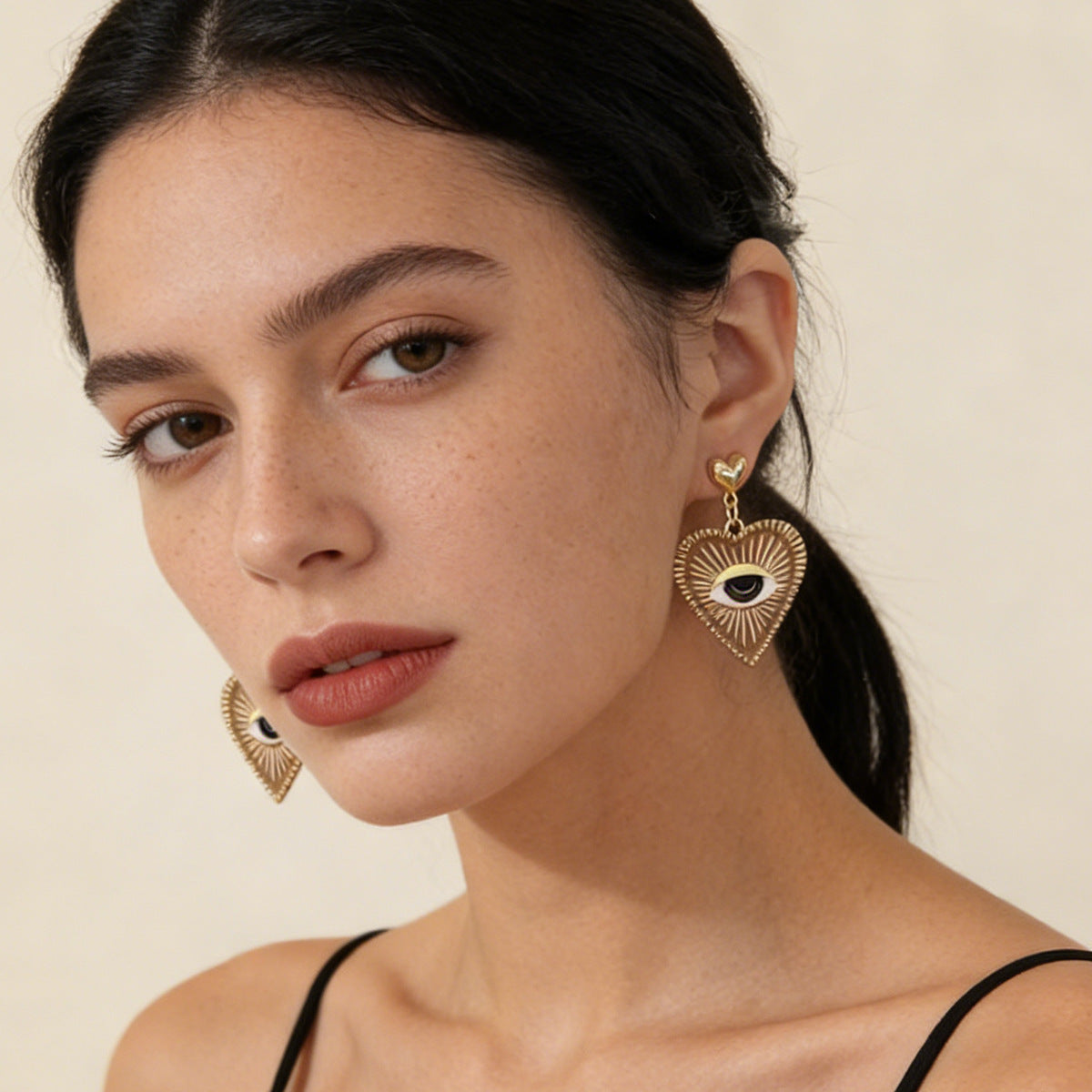 Exaggerated Alloy Dripping Oil Deep Red Heart Shaped Evil Eye Earrings for Women with Unique Textured Design – Perfect for Halloween and Beyond