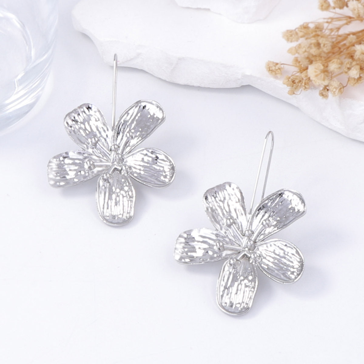 Stylish Retro-Inspired Floral Hoop Earrings for Women – Unique, Elegant, and Perfect for Any Occasion