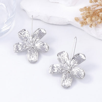 Stylish Retro-Inspired Floral Hoop Earrings for Women – Unique, Elegant, and Perfect for Any Occasion