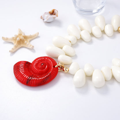 Unique Ocean-Inspired Beaded Sea Shell Pendant Necklace - Trendy and Versatile Women's Statement Jewelry for Beach Getaways