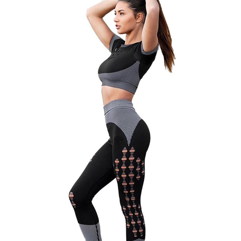 Seamless Ripped Yoga Set for Women Spring and Summer Sports Bra and High Waisted Leggings Two Piece Outfit for Comfort and Style