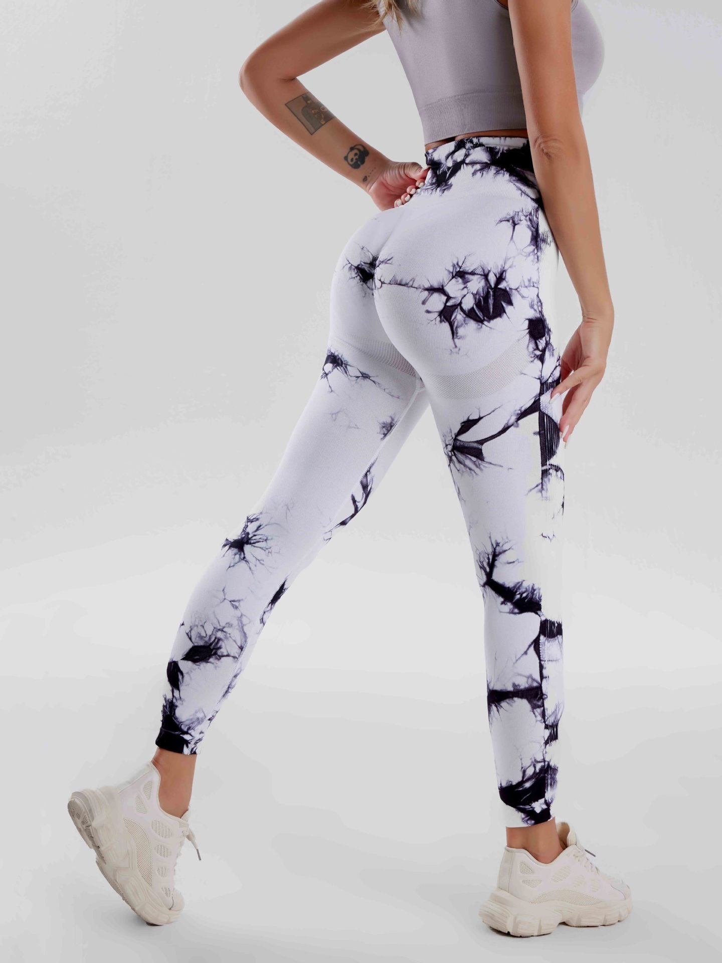 Seamless Tie Dye Yoga Pants for a Lifted Bum and Slim Waist High Elasticity Workout Leggings for Fitness Running and Everyday Wear