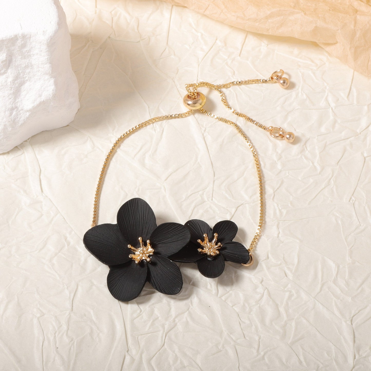 Chic Fresh Fuchsia Flower Bracelet - Unique, Sweet, and Luxurious Summer Accessory for Trendy Young Women