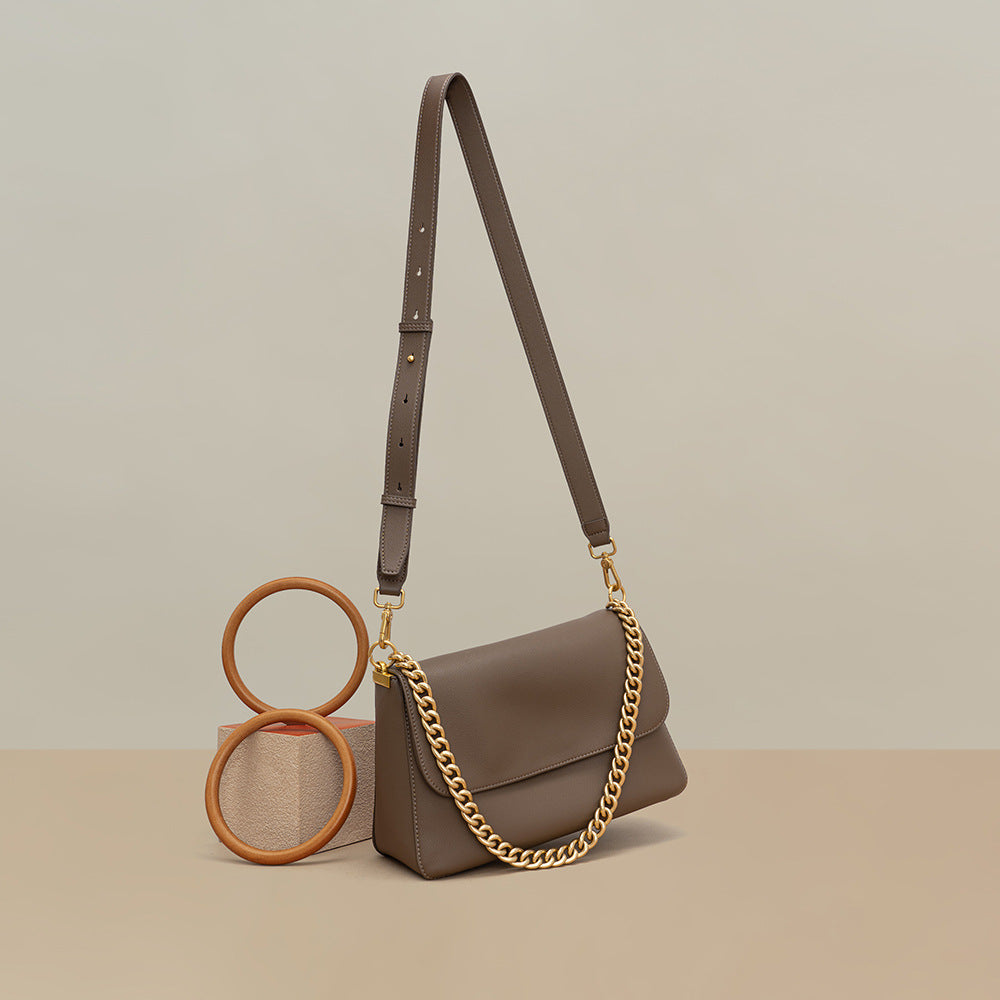 Authentic Leather Tote Bag Spacious Soft Leather Handbag with Elegant Chain Design Shoulder Bag for Everyday Use