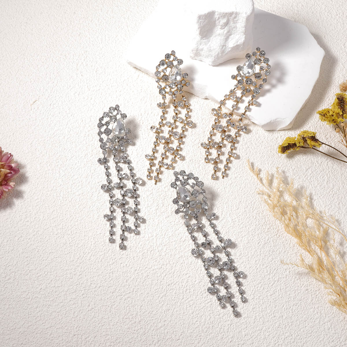 Exquisite Luxe Design: Geometric Tassel Waterfall Statement Earrings with Stunning Rhinestone Accents for Fashion-Forward Women