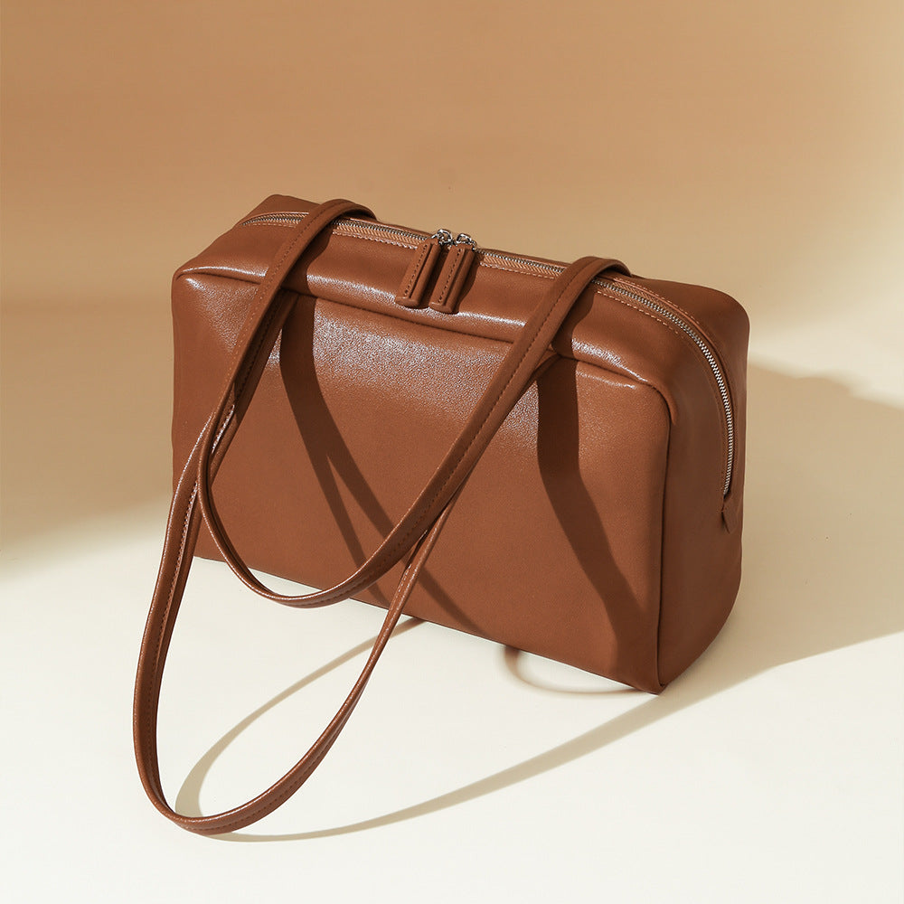 Luxury Women's Shoulder Bag Full Grain Vegetable Tanned Leather Spacious Boston Design Chic and Genuine Leather Handbag for Everyday Use