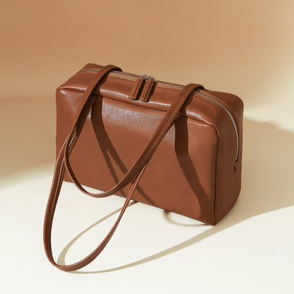 Luxury Women's Shoulder Bag Full Grain Vegetable Tanned Leather Spacious Boston Design Chic and Genuine Leather Handbag for Everyday Use