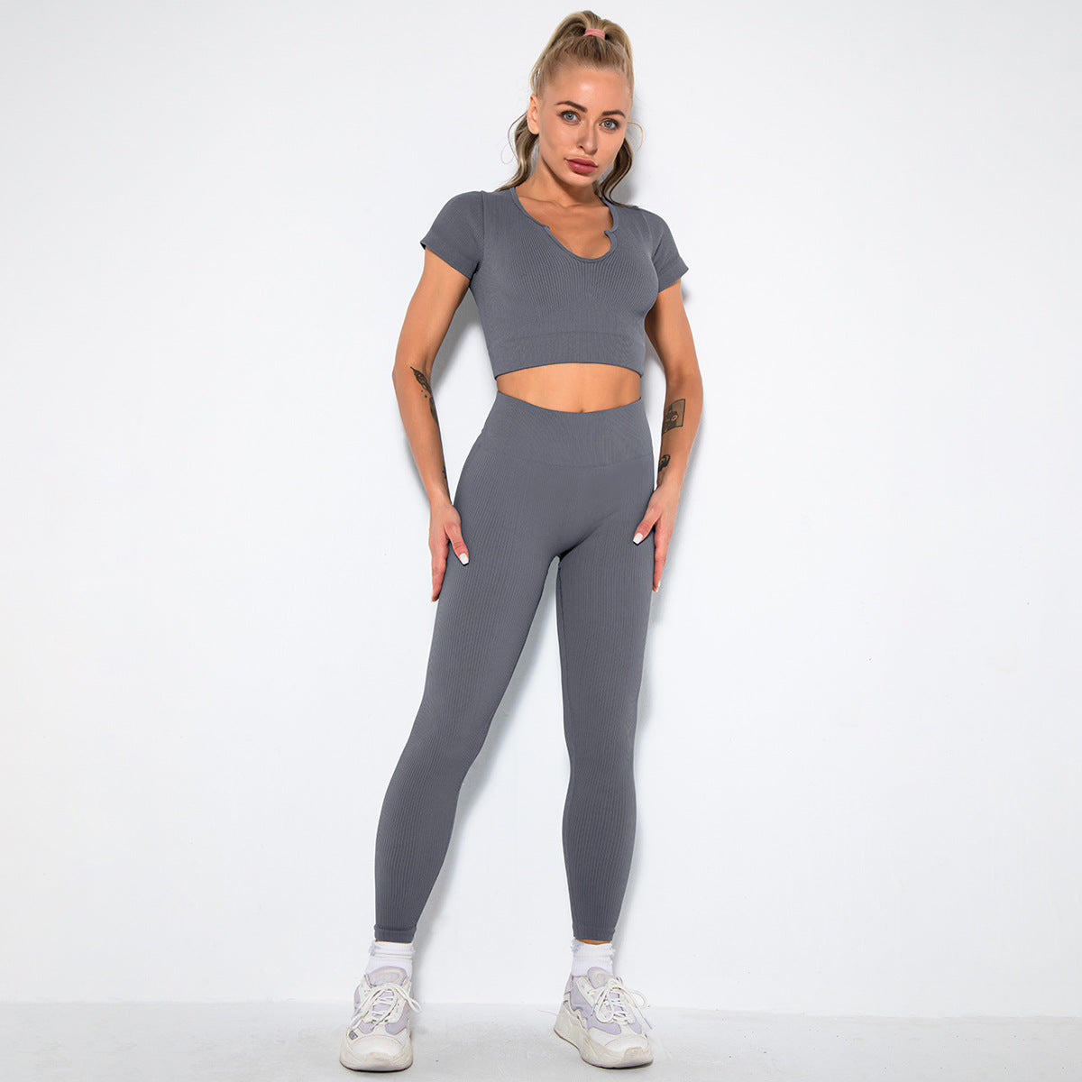 Seamless Sports Bra and Leggings Set Women s Fitted Yoga Outfit for Comfort and Style