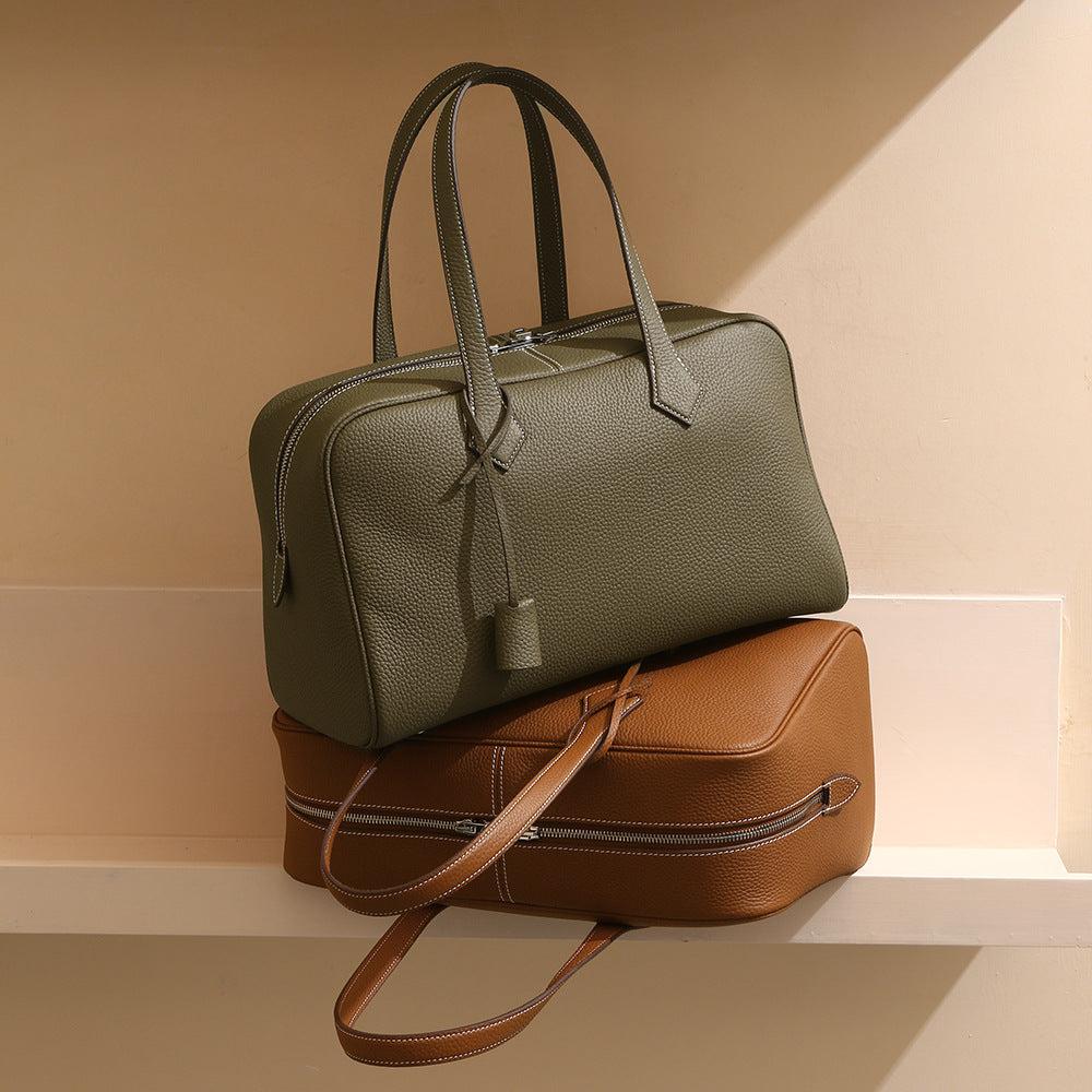 Luxurious Genuine Leather Tote Bag for Women Versatile Commute Essential Handbag Grain Cowhide Design