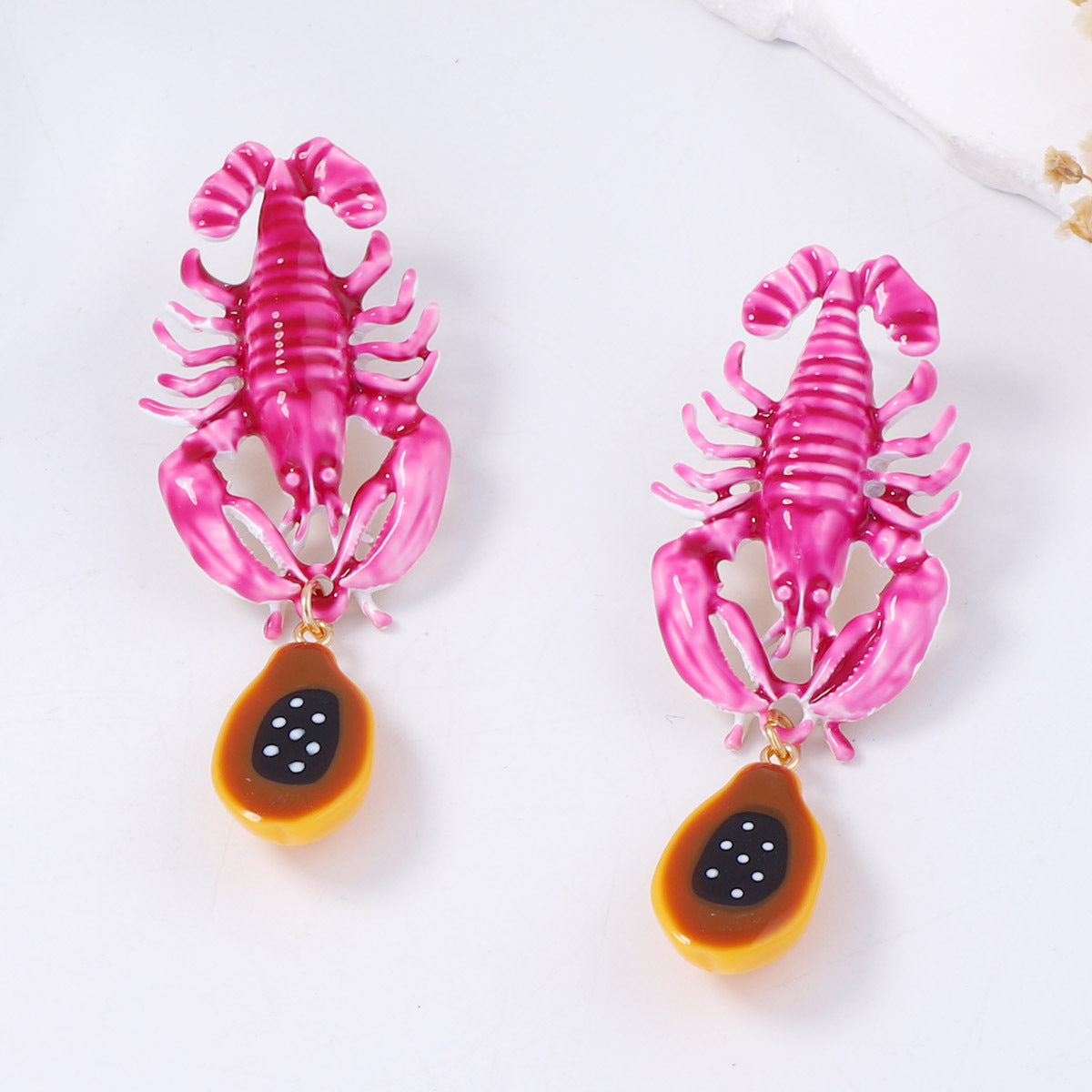 Chic Luxury Ocean-Inspired Alloy Lobster Pendant Earrings for Women – Perfect Versatile Vacation Accessory with a High-End Design