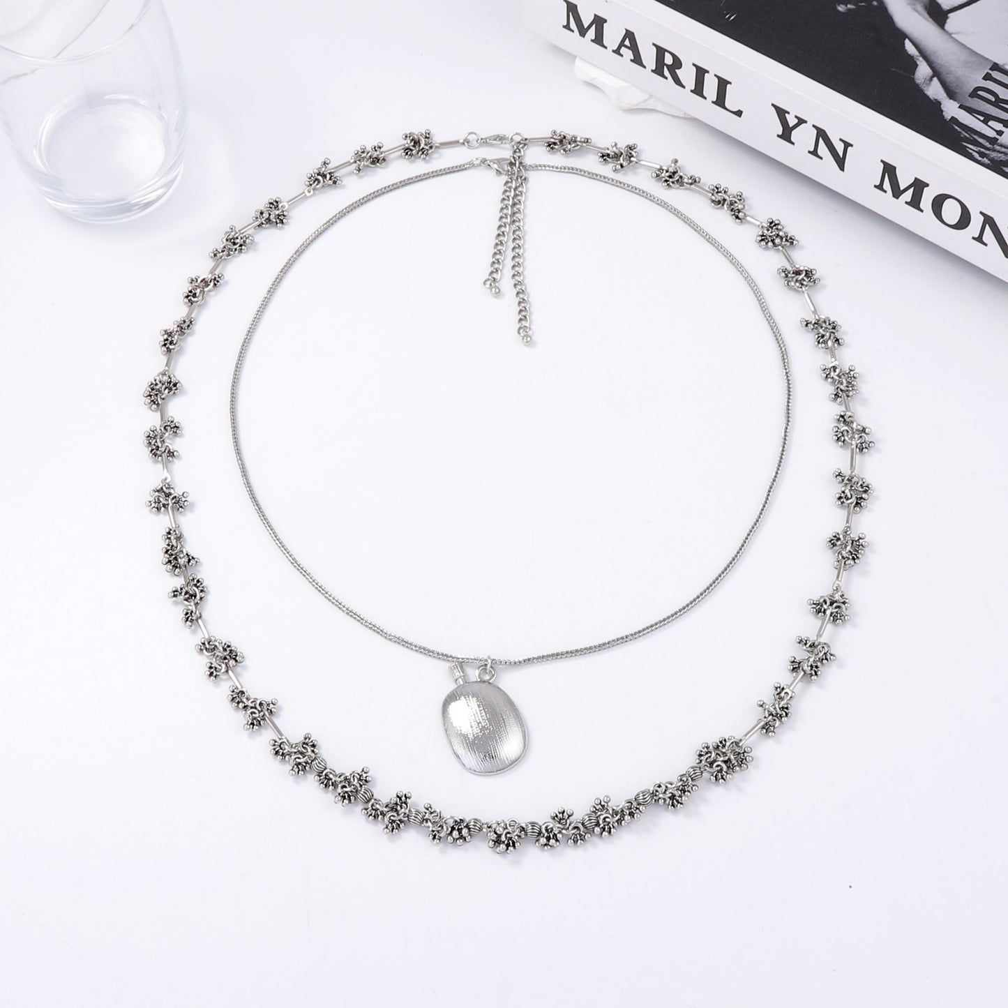 Stylish Minimalist Alloy Wine Flask Pendant with Floral Accents - Double-layered Necklace for Chic Luxury Fashion