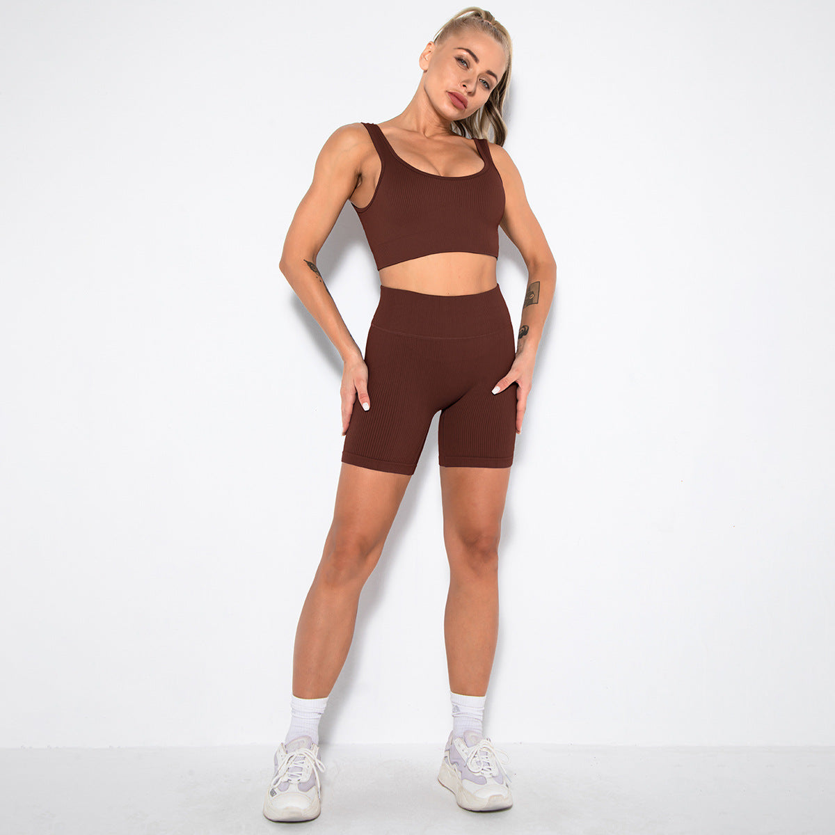 Seamless Knitted Short Sleeve Yoga Set Comfortable and Yoga Outfit with Breathable Shorts for Flexibility and Performance