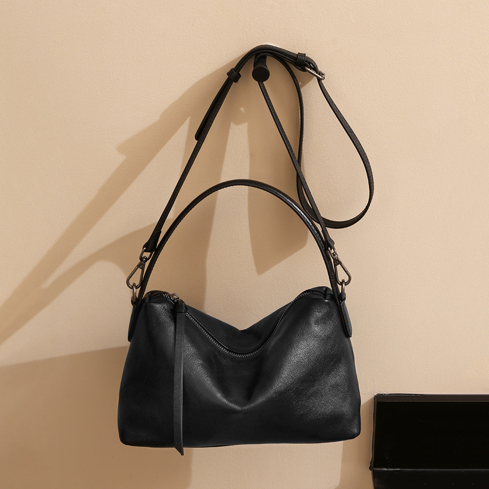 Luxurious Lazy Style Genuine Leather Pillow Bag Chic Commuter Underarm Tote for Women Blend of Elegance and Practicality