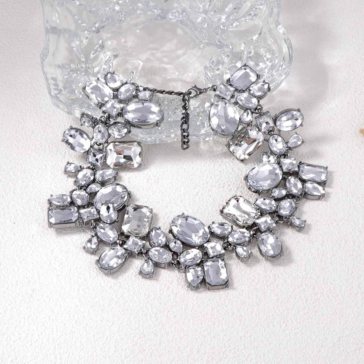 Stunning Irregular Geometric Rhinestone Choker Necklace – Luxurious, Statement-Making Crystal Accessory Perfect for Elegant Parties & Versatile Everyday Wear