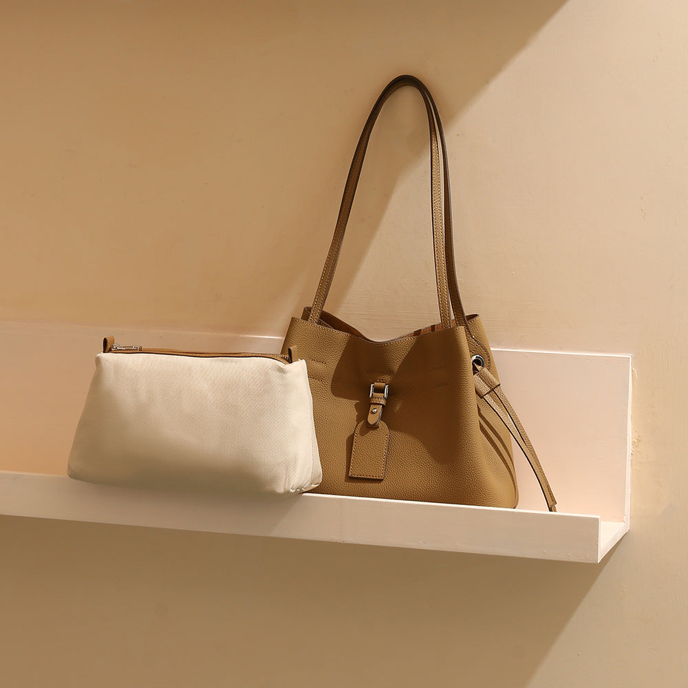 Luxury Genuine Leather Women's Fashionable Shoulder Bag Unique Design with Spacious Capacity and Elegant Mother Daughter Style