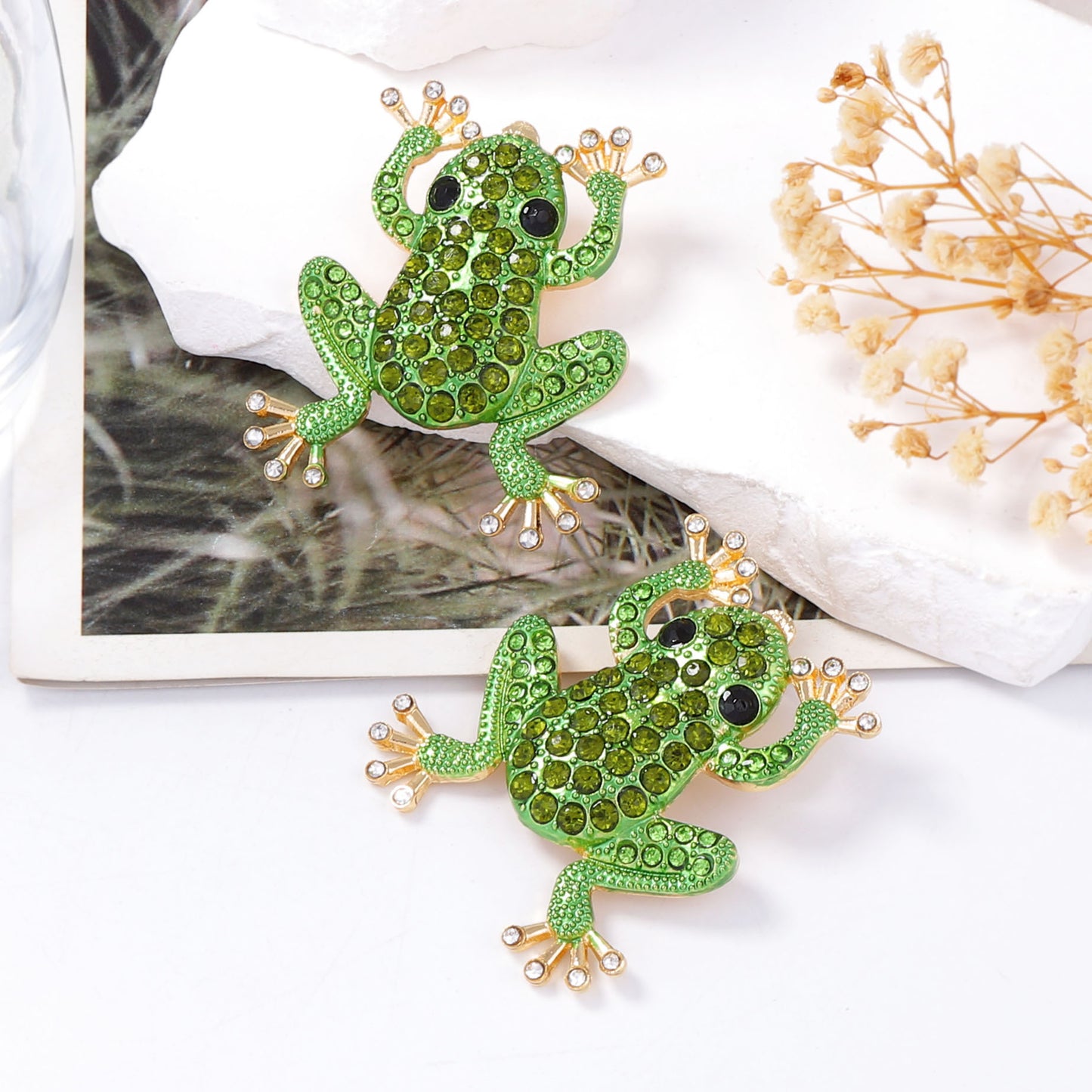 Exquisite Creative Alloy Frog Ear Studs with Shimmering Zircon and Imitation Pearl - Unique Animal-Inspired Jewelry for Stylish Women