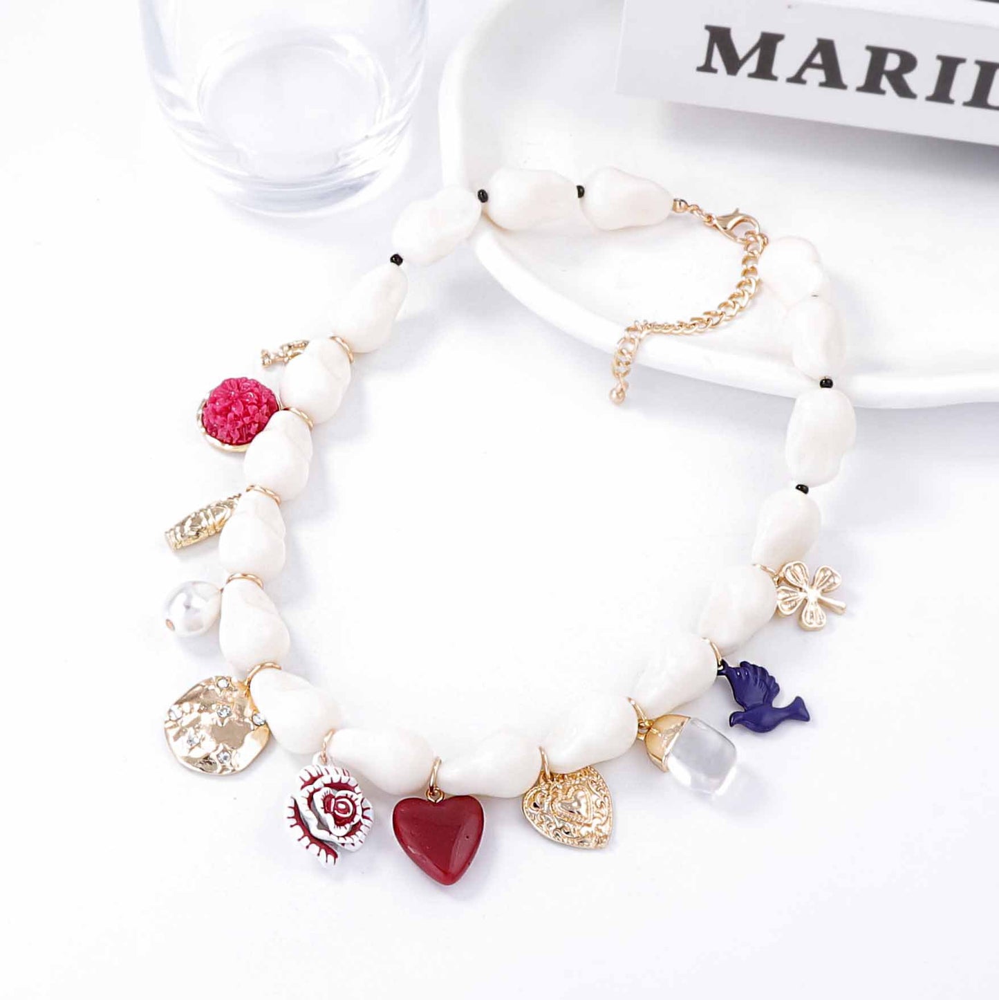 Stunning Minimalist Baroque-Inspired Faux Pearl Drop Oil Alloy Heart Insect Flower Pendant Necklace for Women - Elegant and Unique Collarbone Chain