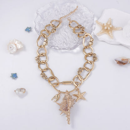 Stylish Ocean-Inspired Casual Resort Alloy Chain Seashell Pendant Necklace - Luxurious Women's Fashion Accessory for Effortless Elegance