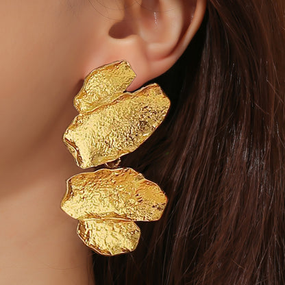 Chic Vintage French-Inspired Gold Earrings – Elegant Lightweight Luxury Studs Perfect for Unique Style