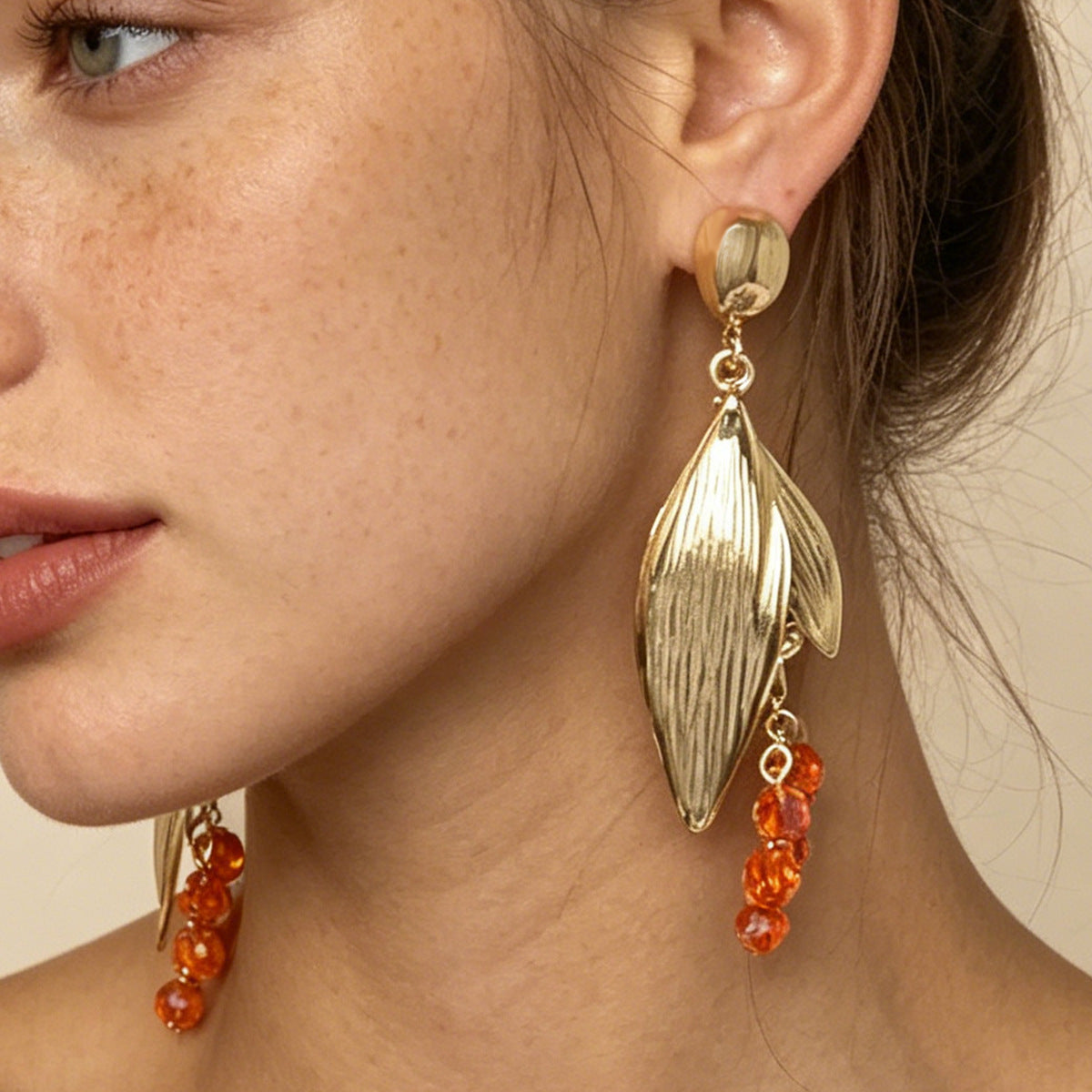 Elegant Minimalist Alloy Leaf Earrings with Full Rhinestones and Tassels - Chic and Versatile Women's Jewelry for Any Occasion