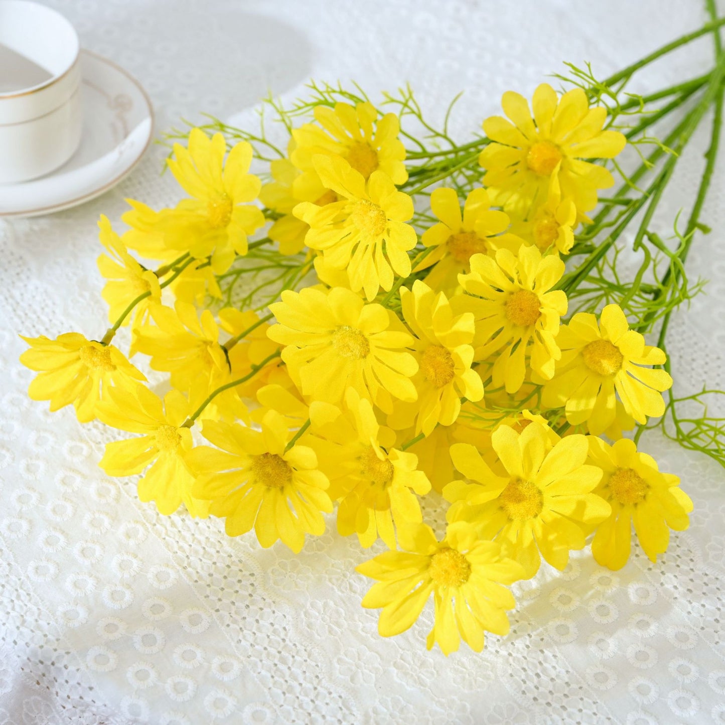 Charming Faux Daisy Chamomile Flowers - Perfect for Fresh Room Décor, Wedding Celebrations, and Stunning Photography Backdrops