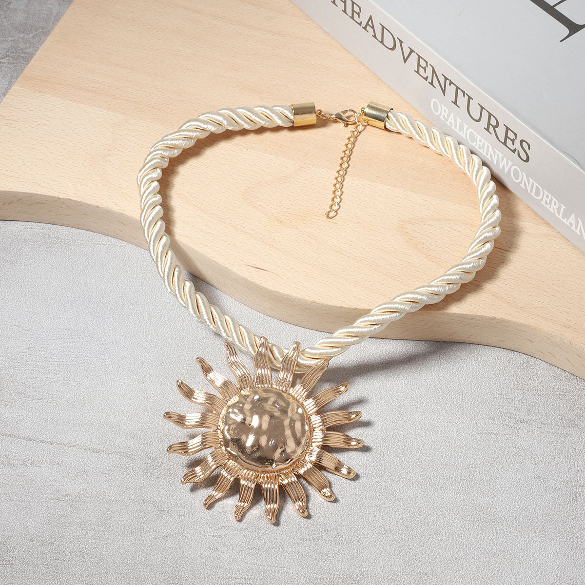 Minimalist Sunflower Alloy Pendant Necklace – Versatile Beach Vacation Style for Trendy Women