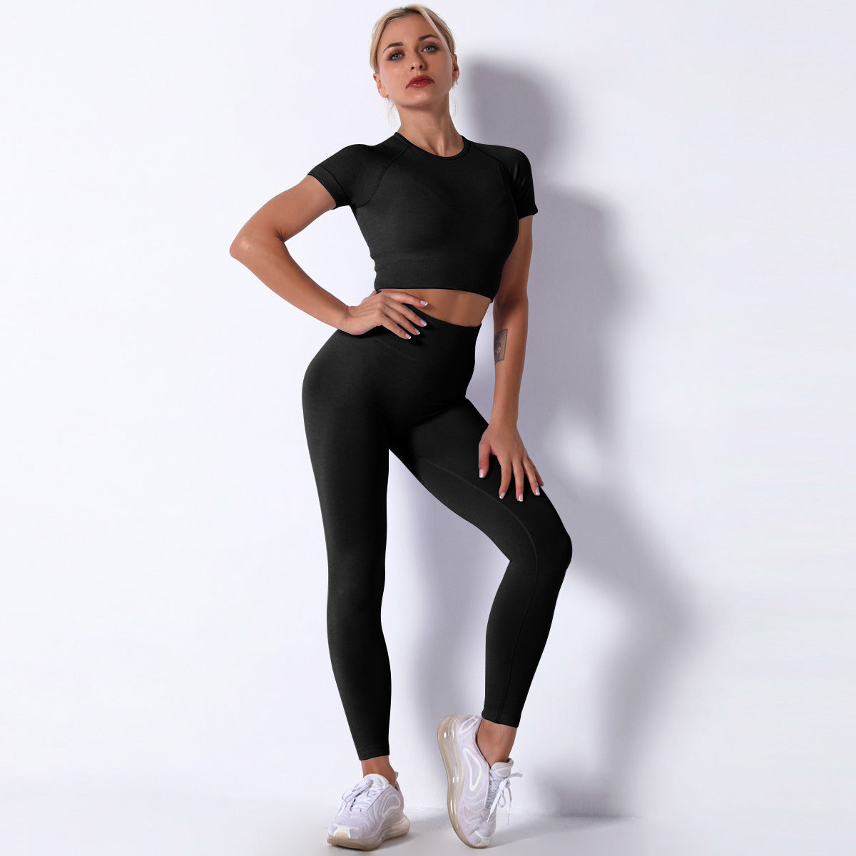 Seamless Knit Running and Fitness Short Sleeve Set High Elasticity Butt Lifting Quick Dry and Breathable Yoga Outfit for Comfort and Performance