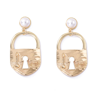 Chic Vintage-Inspired Alloy Lock Keychain with Elegant Faux Pearl Drop Earrings - Unique, Exquisite, and Perfect for Adding a Touch of Luxury to Any Outfit