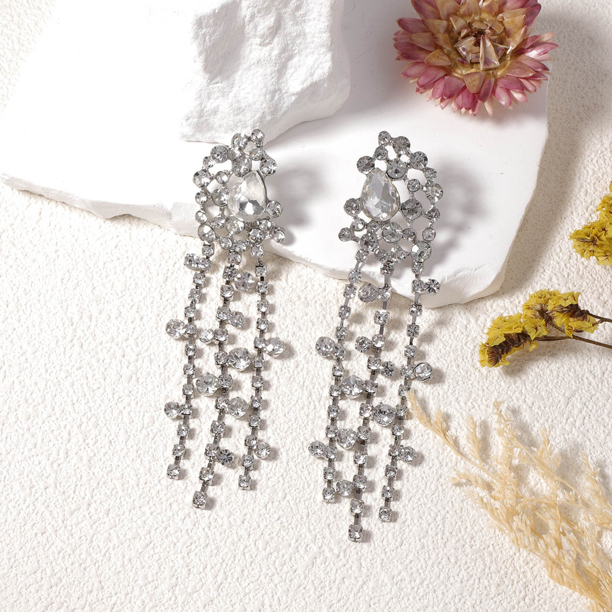Exquisite Luxe Design: Geometric Tassel Waterfall Statement Earrings with Stunning Rhinestone Accents for Fashion-Forward Women