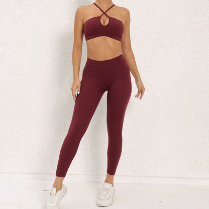 Yoga Outfit with Cross Back Design Breathable and Quick Dry 2 Piece Workout Set for Running and Gym Sessions