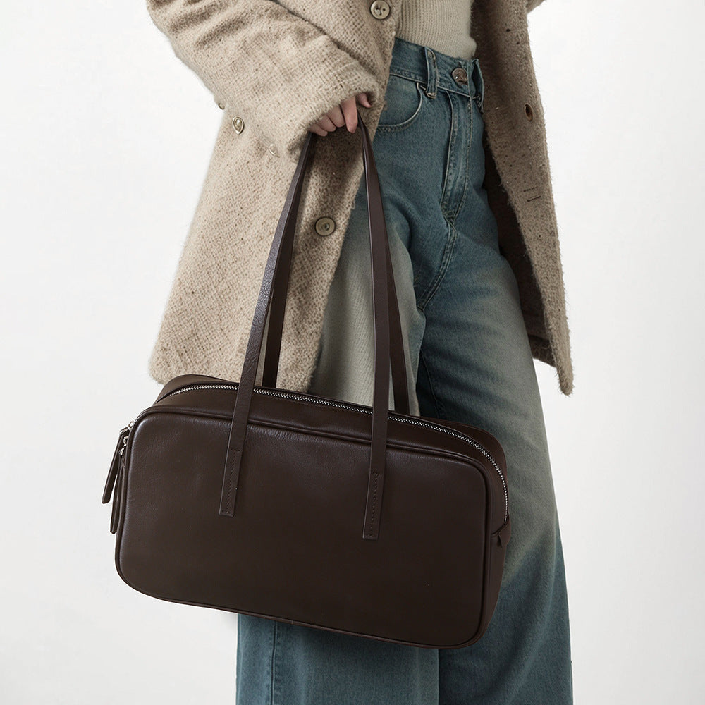 Spacious Leather Tote Bag for Women Boston Style Handbag for Everyday Commute and Casual Use