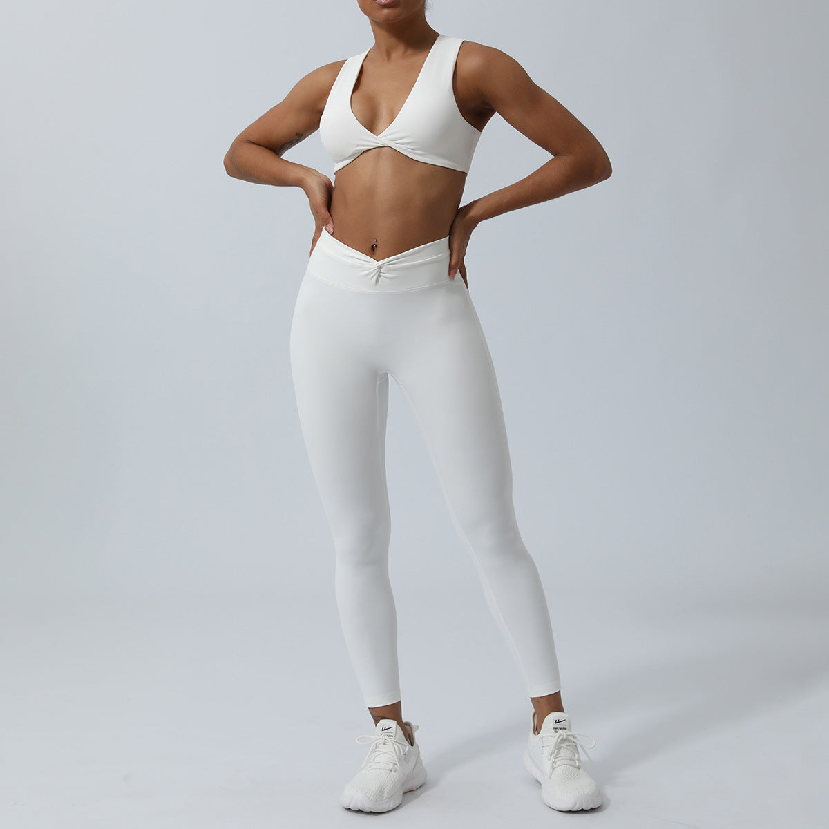 Yoga Set with Knot Back Sports Bra and Peach Butt Lifting Leggings Seamless Fitness Outfit for Maximum Comfort and Support