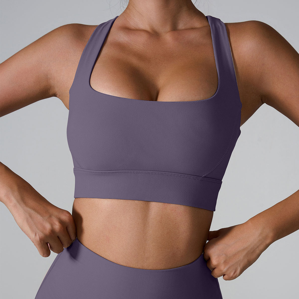 Supportive Cross Back Yoga Bra with Quick Dry Fabric for Enhanced Comfort and Flexibility During Workouts