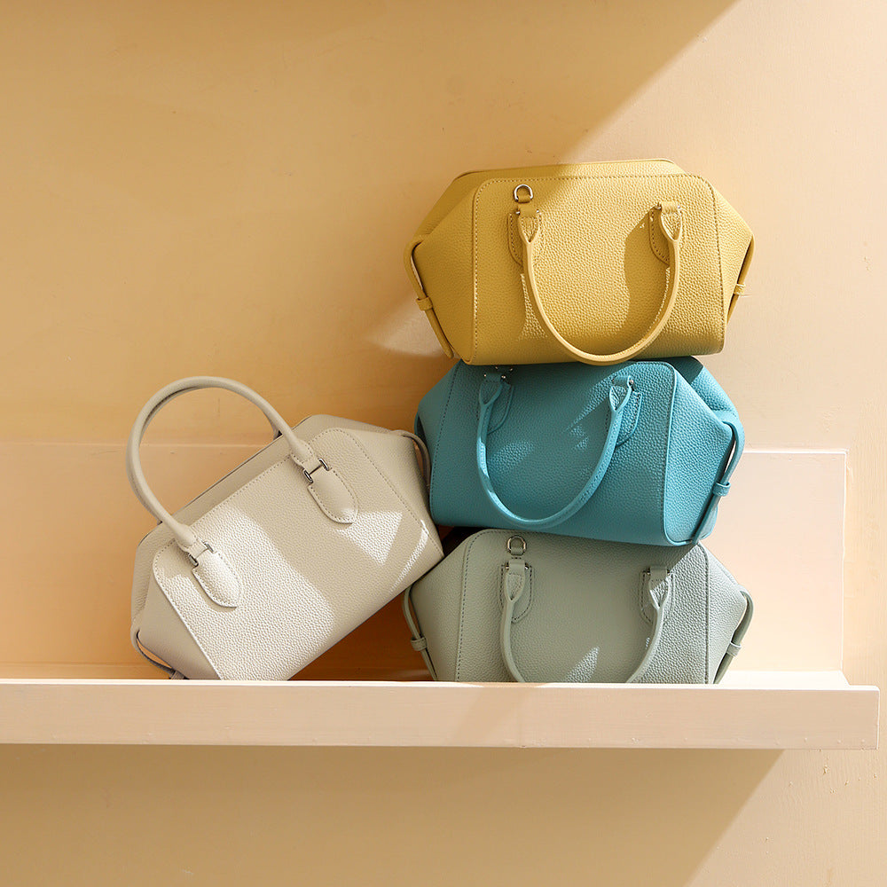 Real Leather Women's Large Capacity Zipper Crossbody Bag Chic Boston Handbag for Fashionable Women