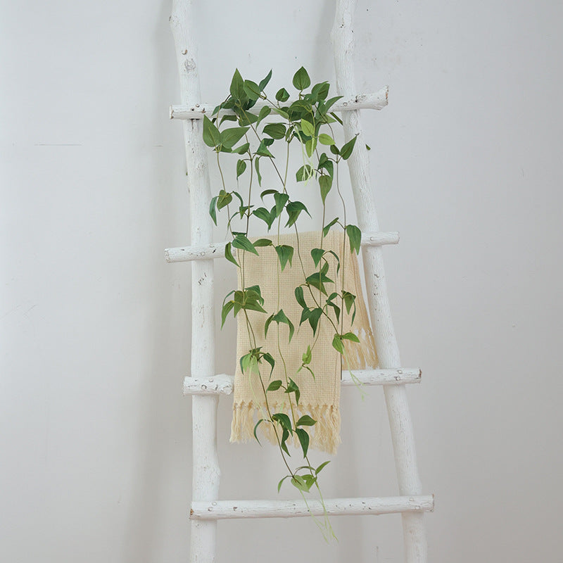 Realistic Climbing Clematis Leaf Wall Decor - Lifelike vine with Faux Honeysuckle Leaves for Elegant Wedding and Home Decor