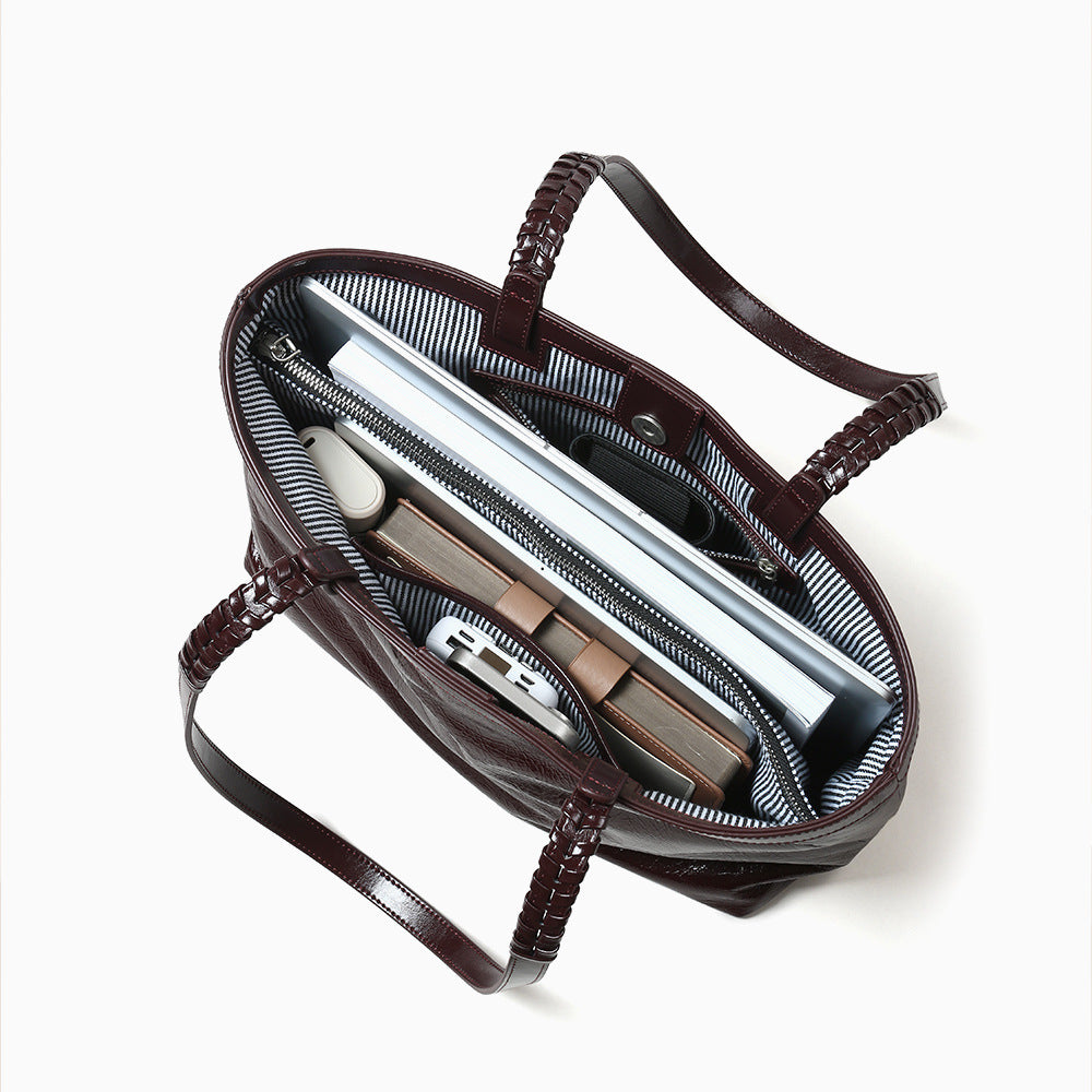 Elegant Genuine Leather Women's Handbag Commuter Tote Versatile Crossbody Purse with Feel for the Modern Professional