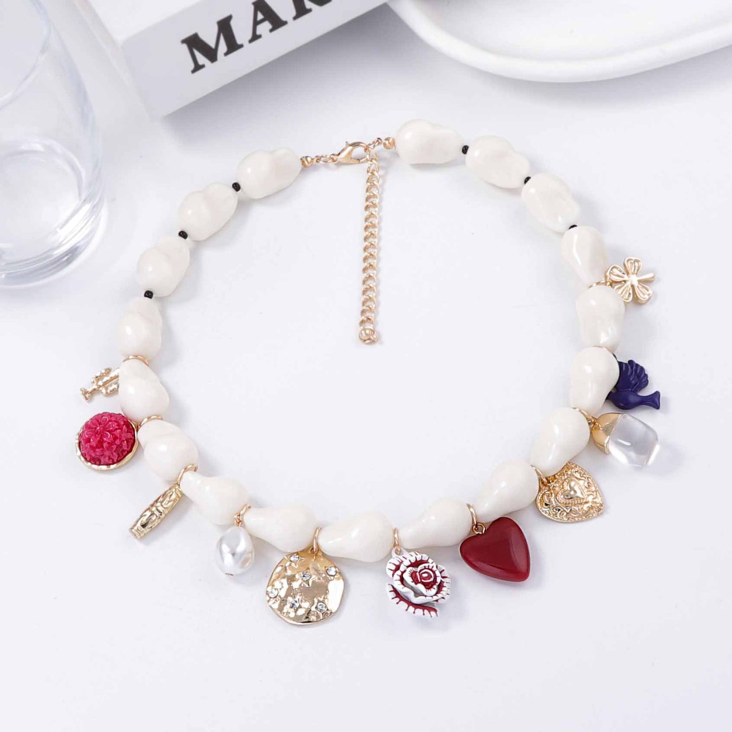 Stunning Minimalist Baroque-Inspired Faux Pearl Drop Oil Alloy Heart Insect Flower Pendant Necklace for Women - Elegant and Unique Collarbone Chain