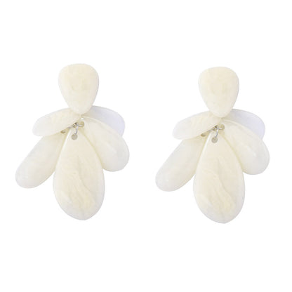Chic and Elegant Irregular Geometric White Resin Drop Earrings for Women – Lightweight, Luxurious Style Perfect for Any Occasion