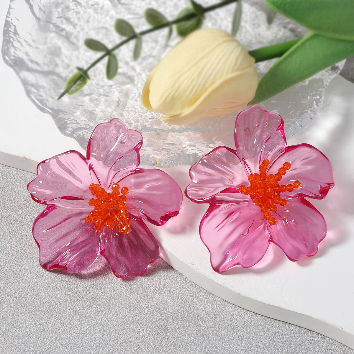 Exaggerated Personality Acrylic Transparent Flower Stud Earrings - Versatile Style for Chic Street Photography and Everyday Elegance
