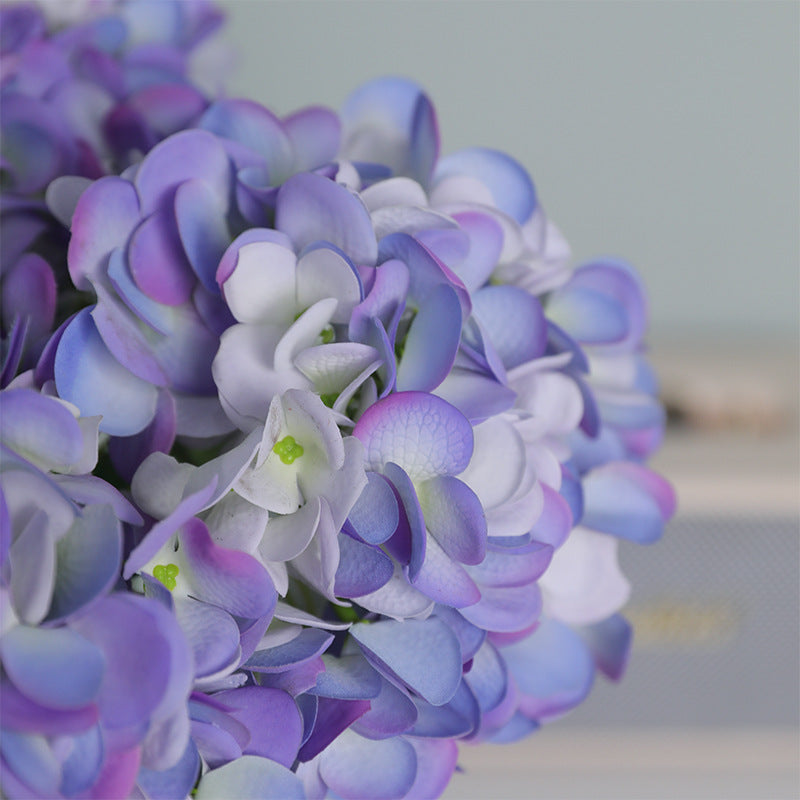 Luxurious Single-Stem Hydrangea - Realistic Faux Flower for Home, Hotel Decor, and Special Events - Ideal for Weddings, Elegant Arrangements, and Long-Lasting Moisture Retention