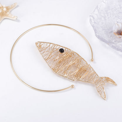 Exaggerated Minimalist Animal Fish-shaped Hollow Pendant Necklace - Versatile Alloy Choker for Women, Perfect for Any Outfit!