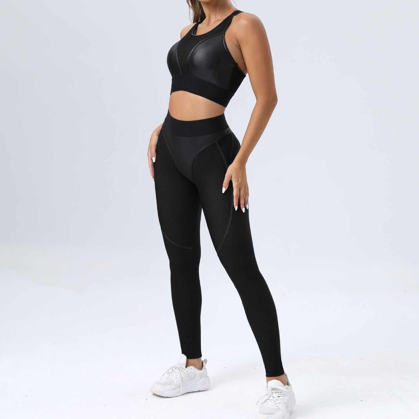 Tight Fitting Yoga Set High Support Sports Bra and Butt Enhancing Leggings for Comfort and Performance