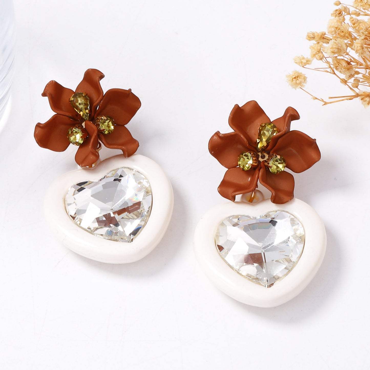 Exquisite Minimalist Everyday Heart-Shaped Pendant Floral Earrings with Stunning Cubic Zirconia for Elegant Women - Versatile & Eye-Catching Accessory
