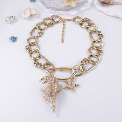 Stylish Ocean-Inspired Casual Resort Alloy Chain Seashell Pendant Necklace - Luxurious Women's Fashion Accessory for Effortless Elegance