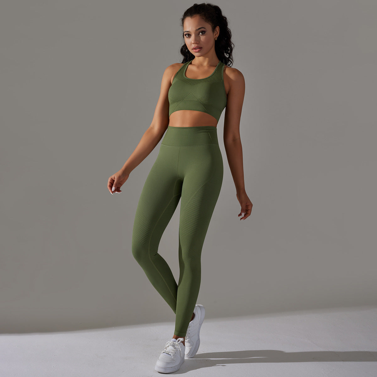 Seamless Breathable Yoga Set with High Waisted Butt Lifting Leggings and Comfortable Sports Bra for Active Lifestyle and Gym Workouts