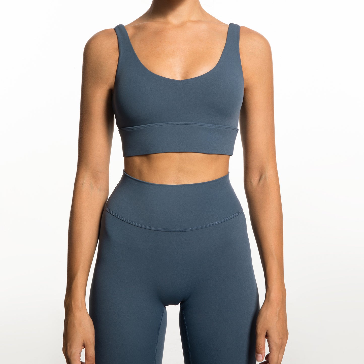 High Performance Women's Yoga Set with Cross Back Sports Bra and Stretchy Leggings for Comfort and Flexibility