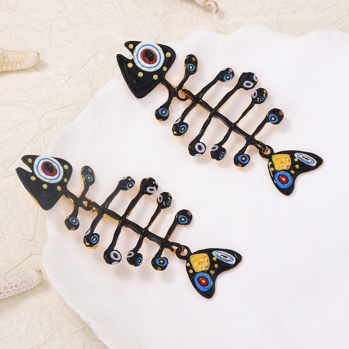 Stylish and Trendy Beach-Inspired Alloy Fishbone Earrings with Unique Oceanic Print for Women - Exaggerated Black Fishbone Design for a Distinctive Look
