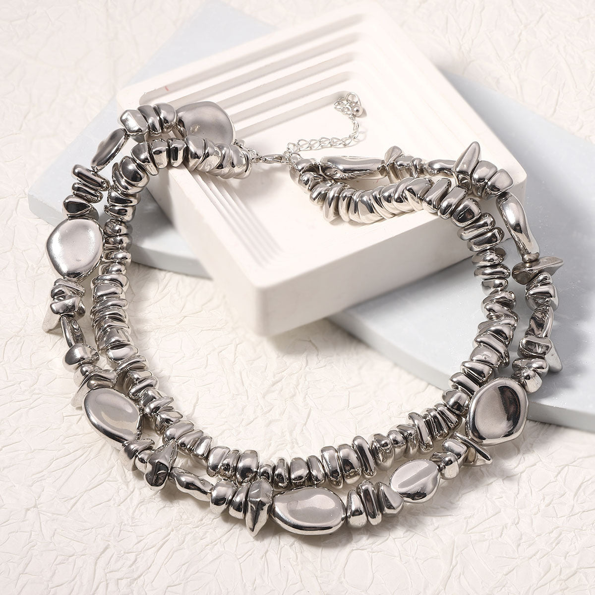 Chic Minimalist Statement Double-Layered Geometric Silver-Plated Necklace – Unique and Elegant Design for Exquisite Layering