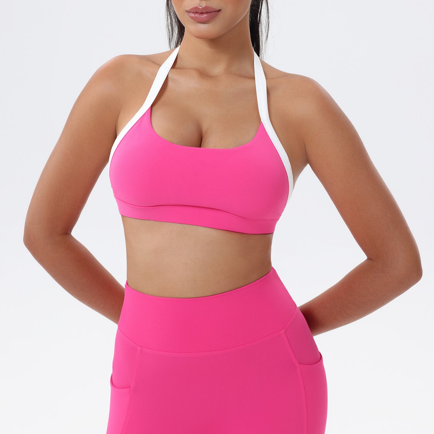 Color Block Strappy Back Sports Bra Quick Dry Yoga Top for Running and Fitness Athletes