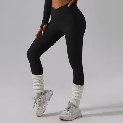 Long Sleeve Yoga Set with Collared Design for Fashionable Fitness and Comfortable Activewear